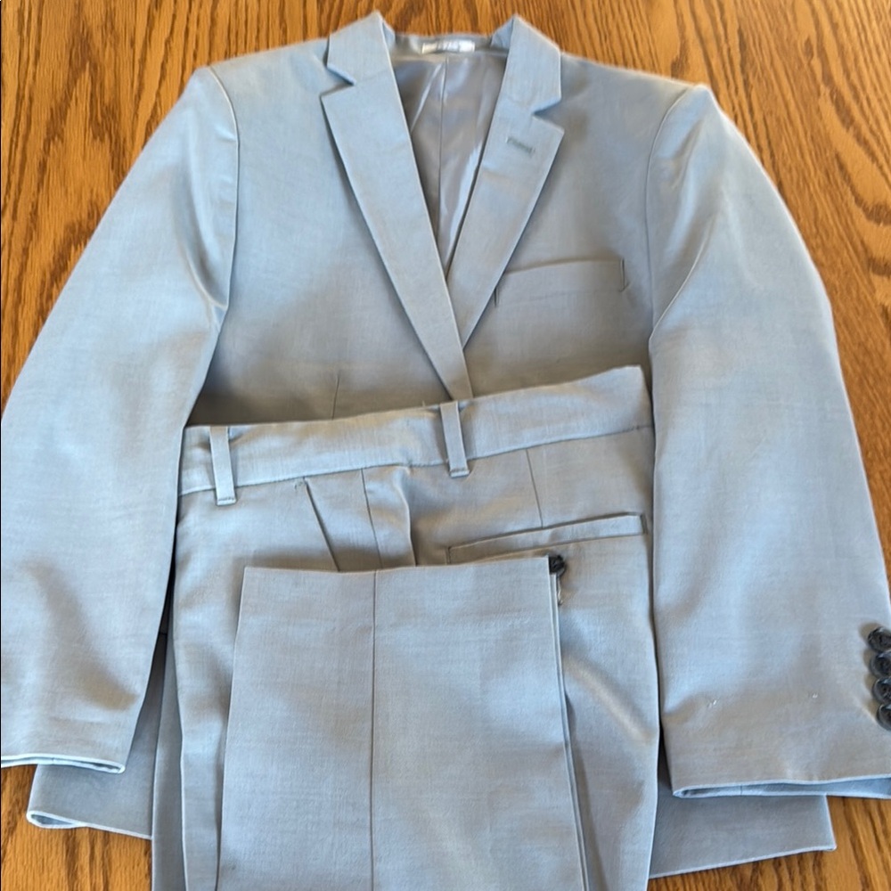 Calvin Klein Light Gray Suit